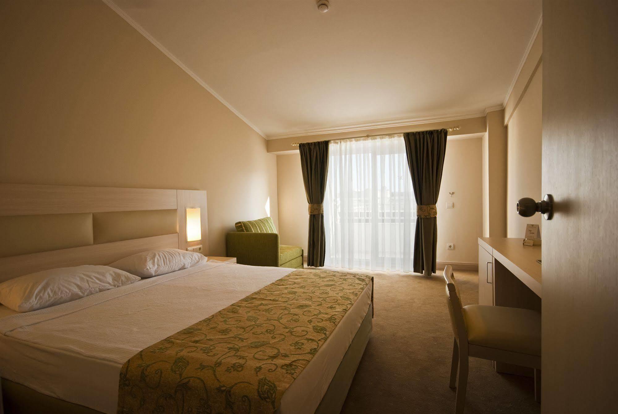 Mg White Lilyum Hotel Kemer Ngoại thất bức ảnh